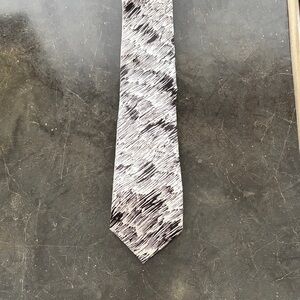 KENZO Men's Black & White Textured Pattern Tie